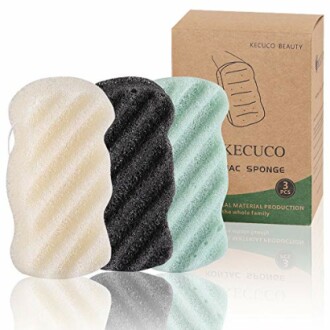 Kecuco konjac sponges in beige, black, and green with packaging.