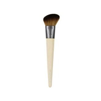 Makeup brush with wooden handle and soft bristles